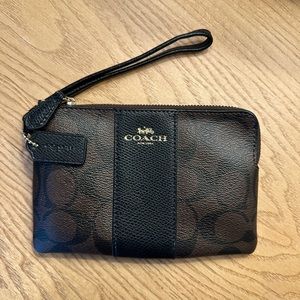 Authentic Coach Signature PVC Leather Corner Zip Wristlet Wallet New